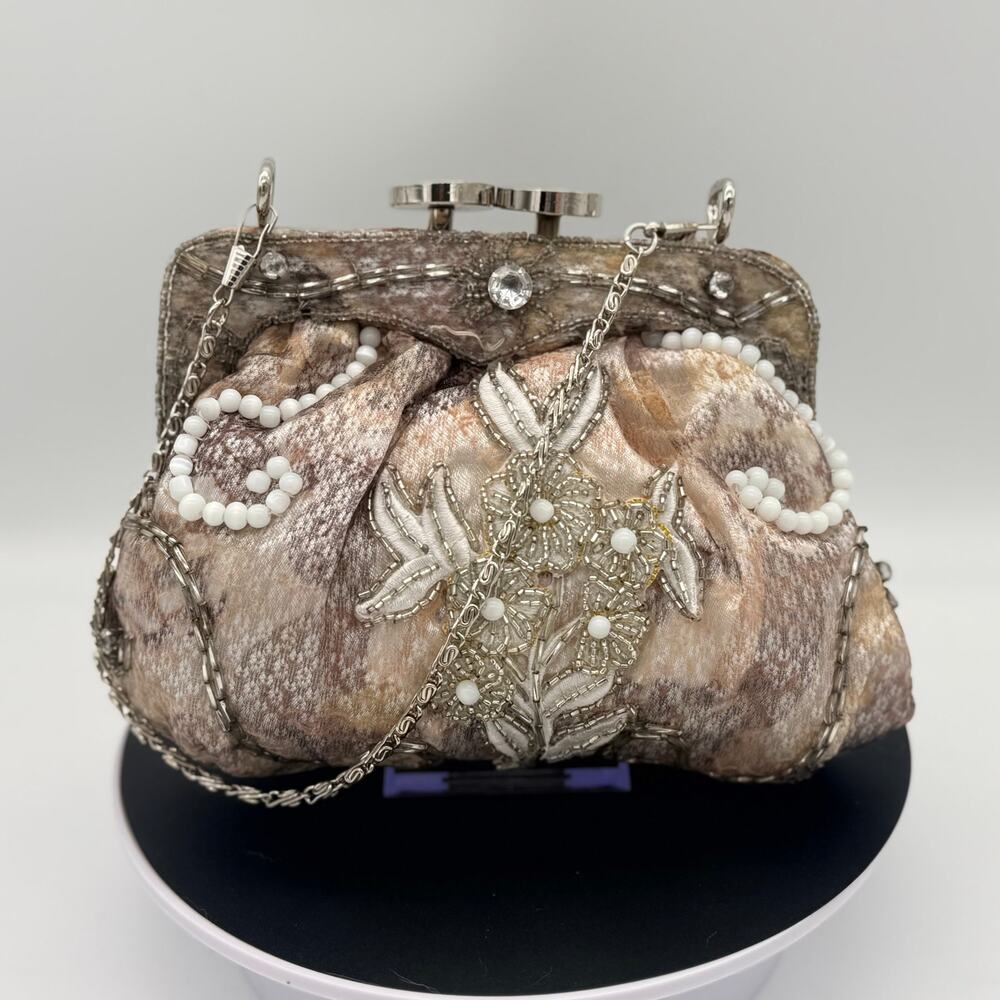 Vintage Unbranded Silver Rhinestone Kisslock Evening Bag